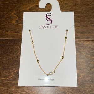 New, Savvy Cie pearl necklace